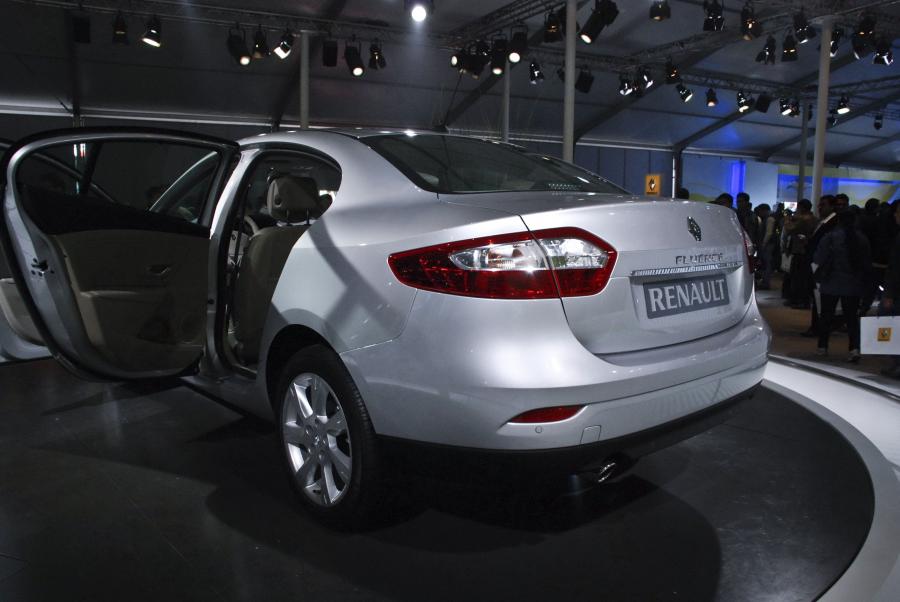  Renault Fluence 2010 года  (фото 56 из 146)